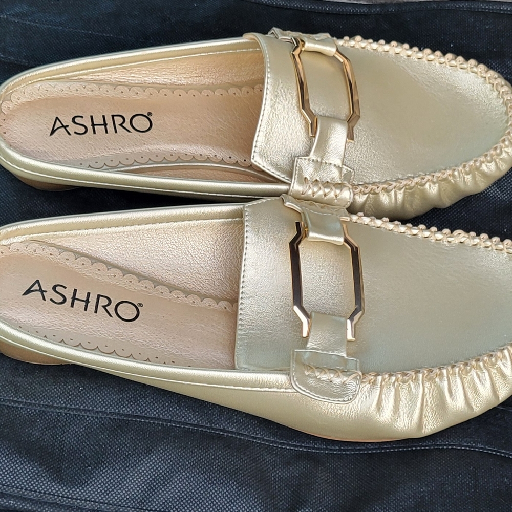 Ashro Women's Gold Loafers